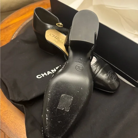 CHANEL Black Leather Heels - Picture 4 of 6